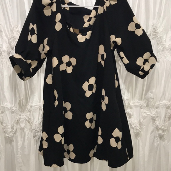 Dresses & Skirts - Vintage floral dress